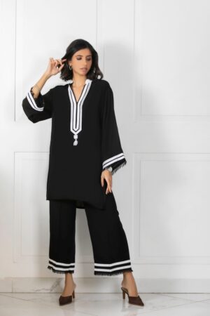 Black White Stripes Tori Bunch Shirt With Black Tassil Izaar | SHK-808