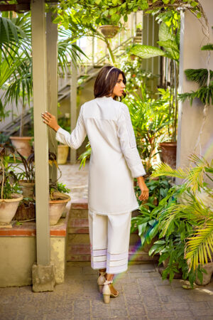 White Cotton Lacses Shirt With Blue Detaling Azaar | SHK-915