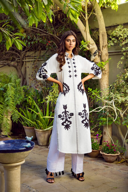 White Cotton Long Shirt With Black Embroided With White Tassil Azaar | SHK 914