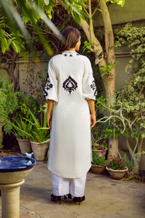 White Cotton Long Shirt With Black Embroided With White Tassil Azaar | SHK 914