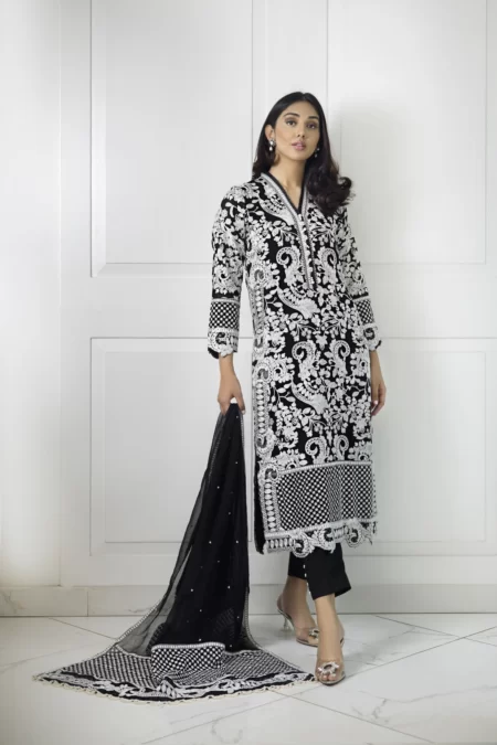 Black block printed kaftan tunic with capri pants - Image 8