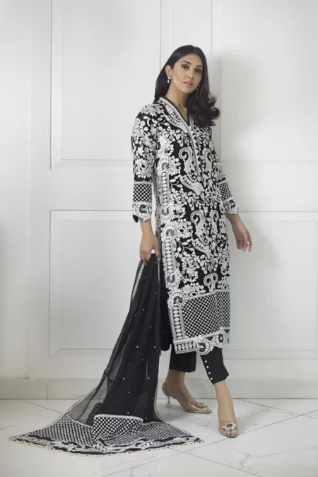Black block printed kaftan tunic with capri pants - Image 7