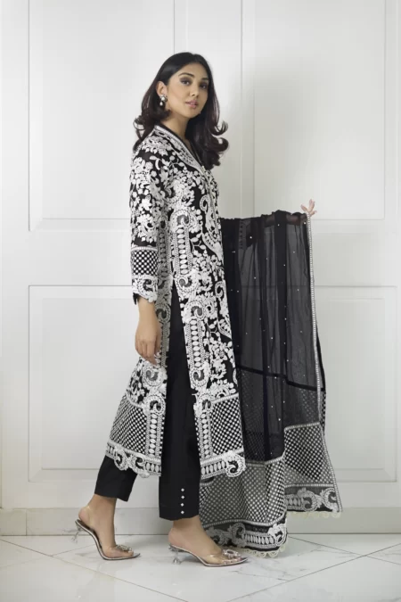 Black block printed kaftan tunic with capri pants - Image 6