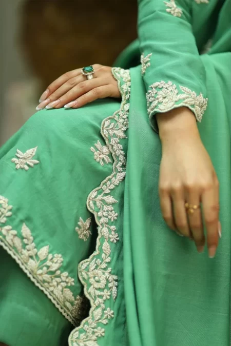Elegant Glam - Image 3