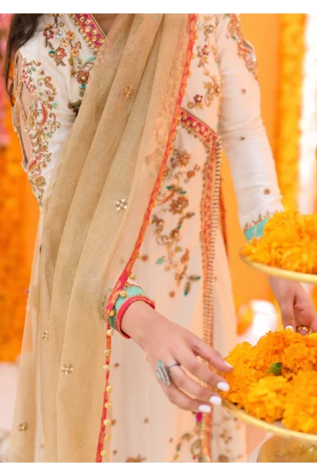 Nazm With Izhaar And Dupatta - Image 2