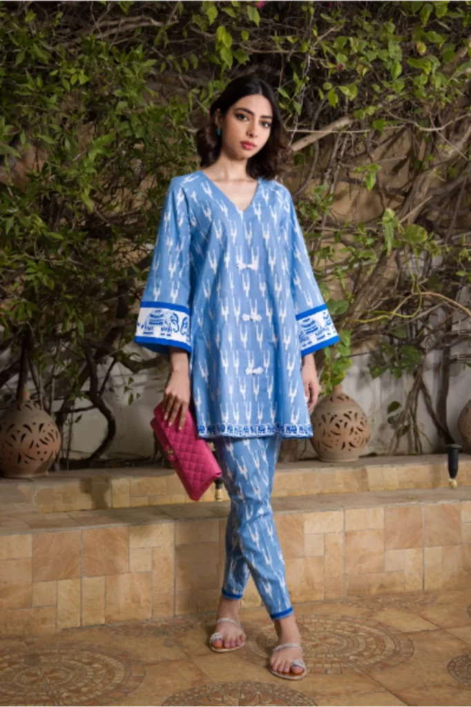Light Blue Cotton Tunic With Detailing Paired With Matching Capri Pants - SHK-1058 - Image 2