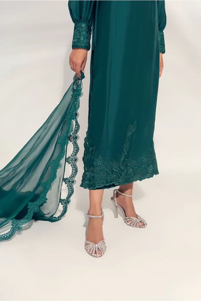 Nargis In Emerald Green - Image 5