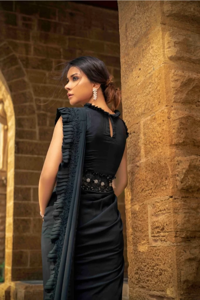 Petunia Predraped Saree And Belt - Image 2