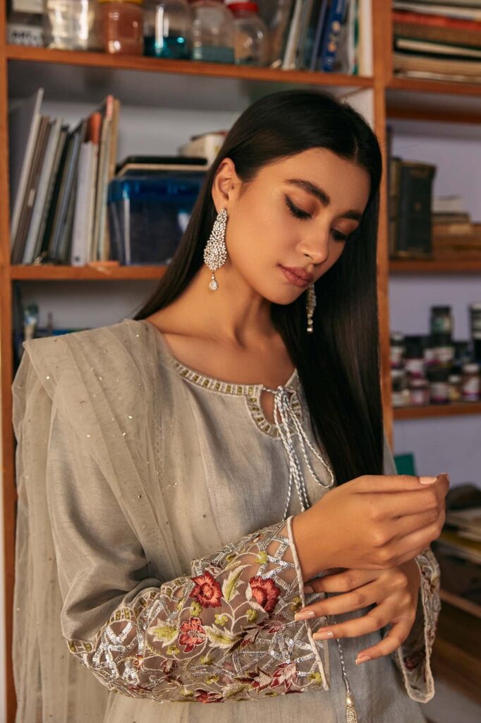 Ella - Image 6