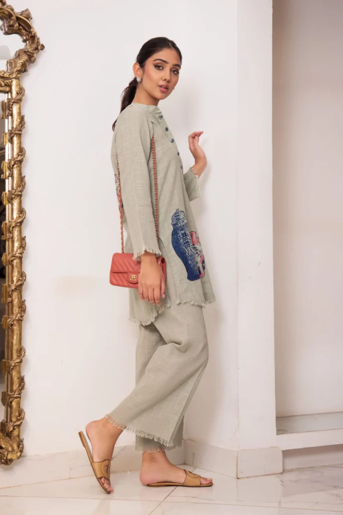 Grey Linen Shirt With Screenprint Detailing Paired With Azaar Pants – Shk-1122 - Image 2