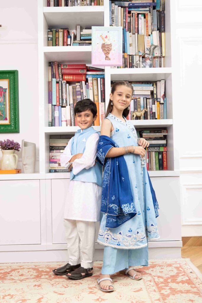White Cotton Kurta Pyjama With Light Blue Waistcoat – Shkk-1152 - Image 4