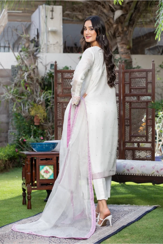White and Lilac - Image 3