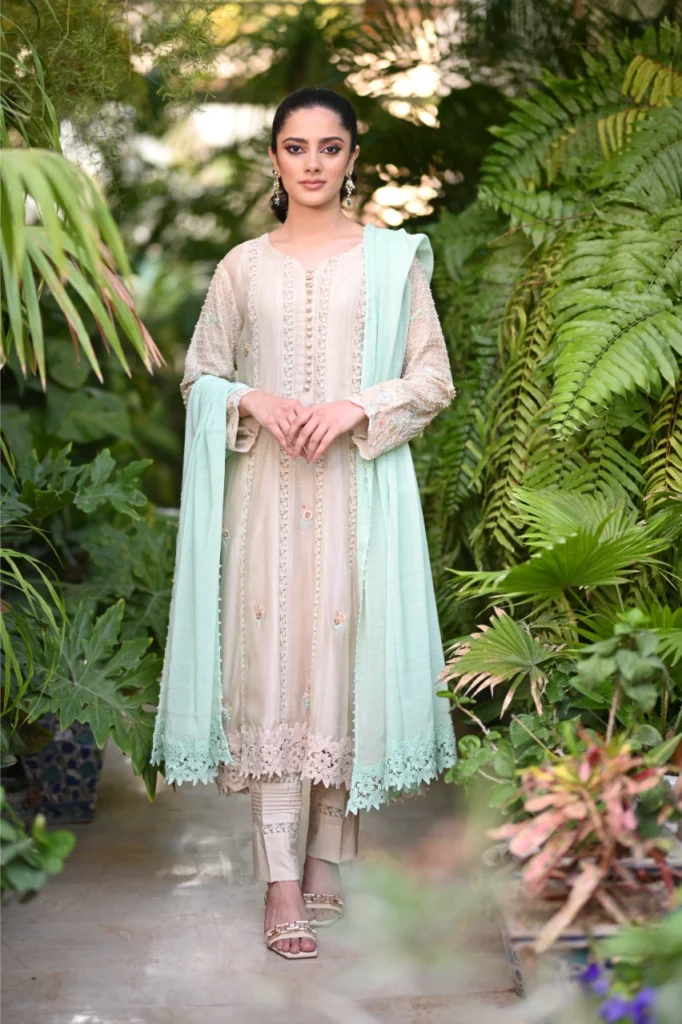 Beige and mint