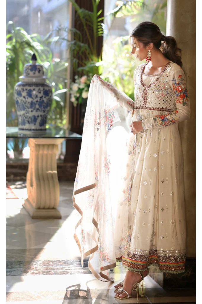 Kaamdani Peshwas With Churidars And Printed Dupatta - Image 3