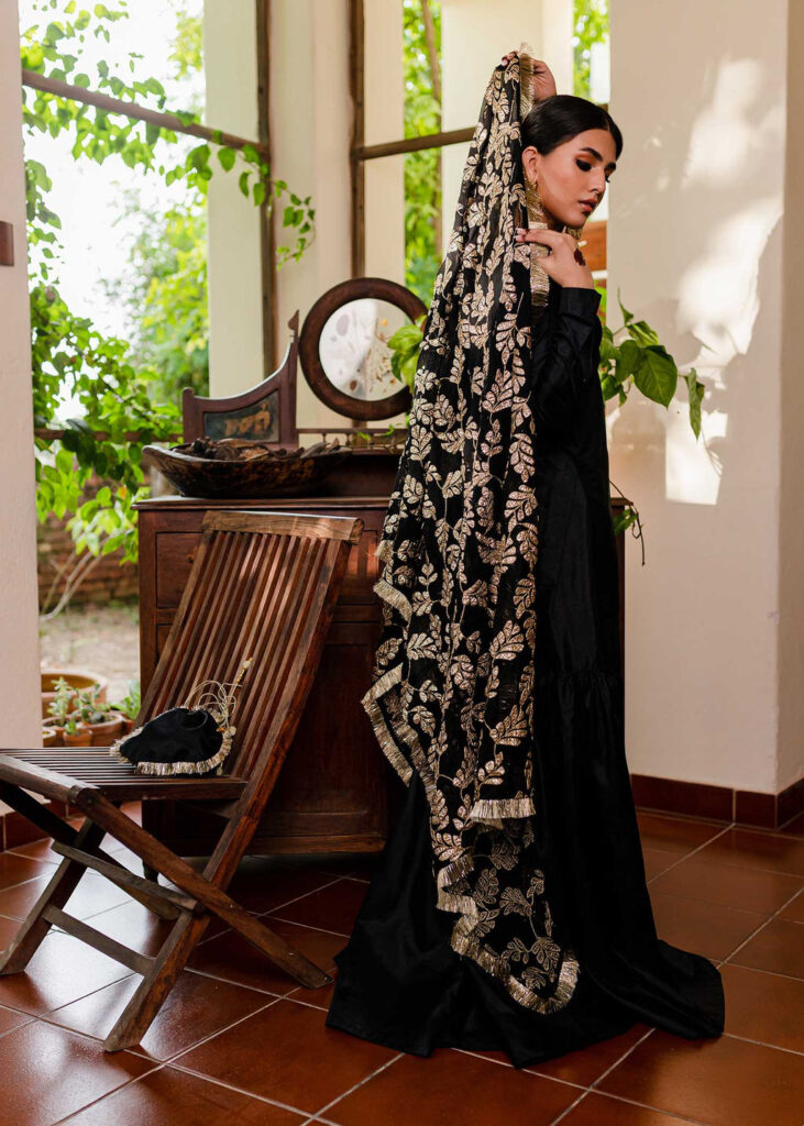 Zoya - Image 6