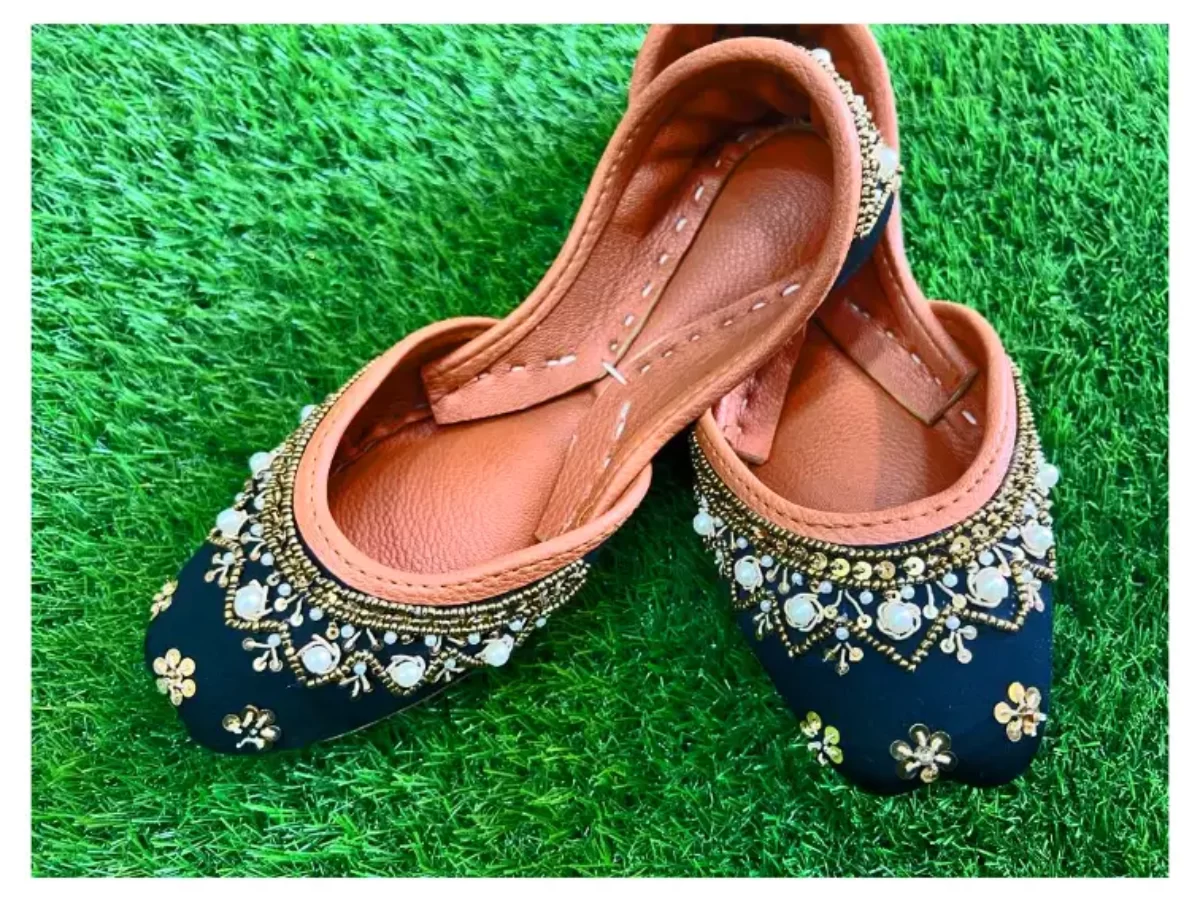 Royal Blue Ladies Punjabi Jutti with Zardozi, Khussa, Mojari, Bridal, Jutti leather shoes, jutti shoe for discount ladies, pakistani jutti, flat shoe