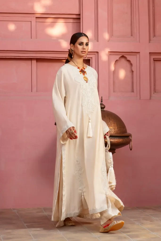 Naz-Afreen - Image 4
