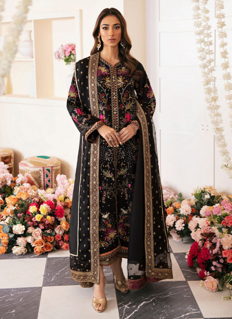 Pinar black shirt and dupatta