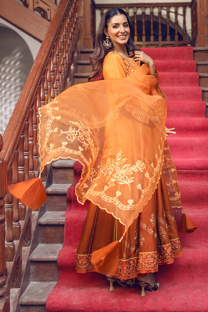 Lavinia - Image 3