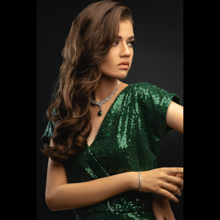 Queen Emerald Set - Image 9