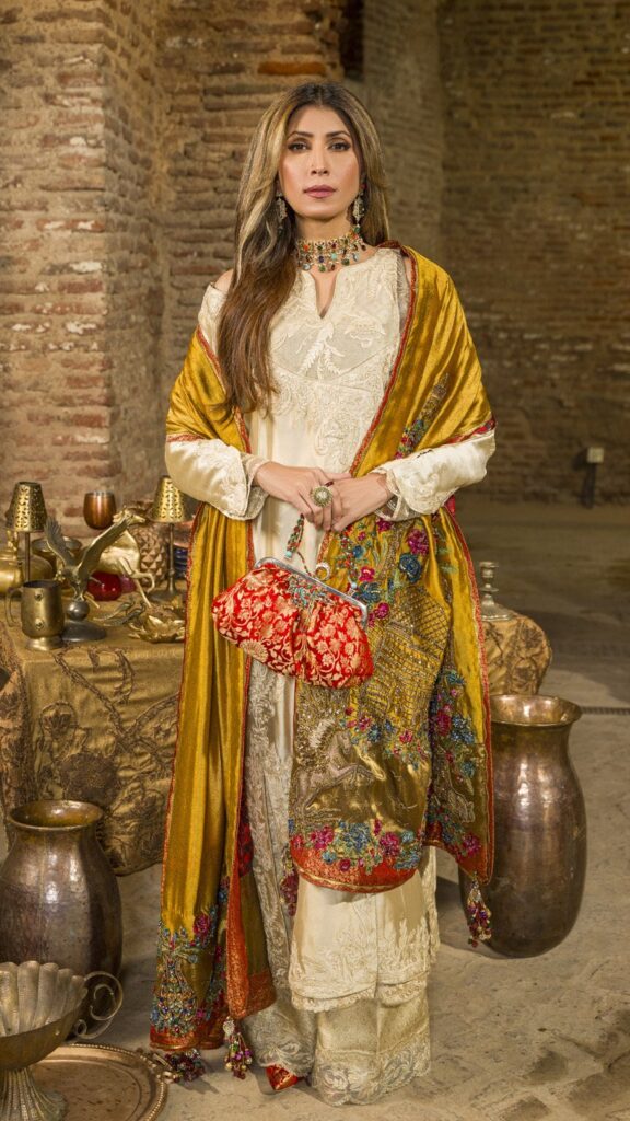 Intezar Shawl – Qurat ul Ain