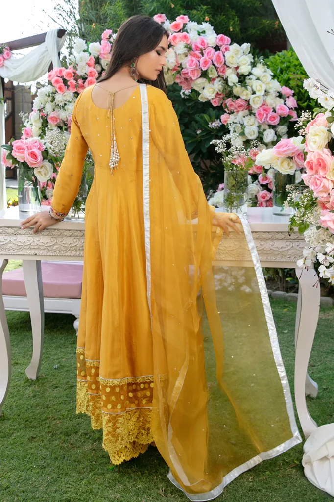 Mari Gold - Image 3