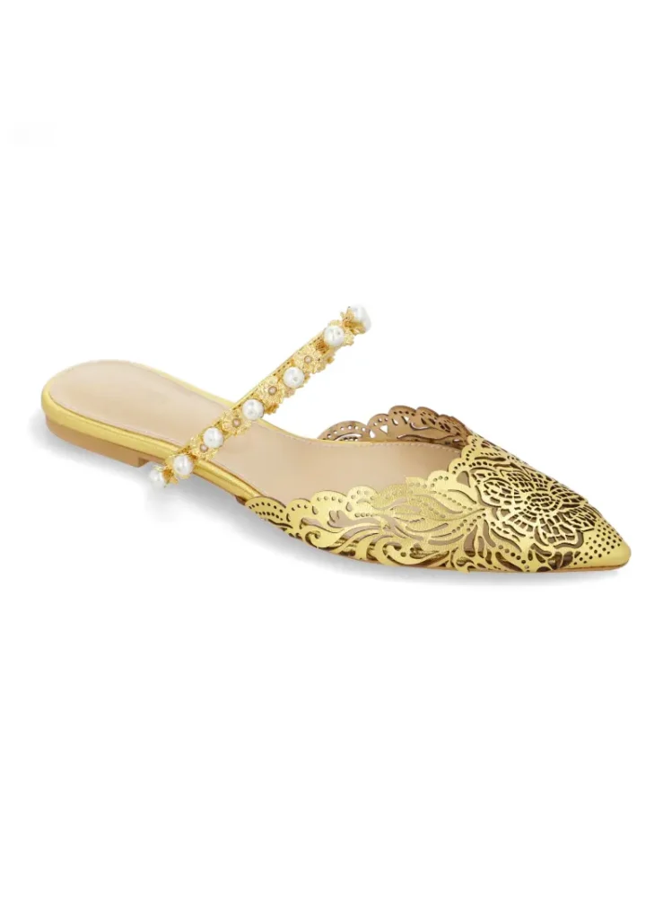 Pearl struck in Gold