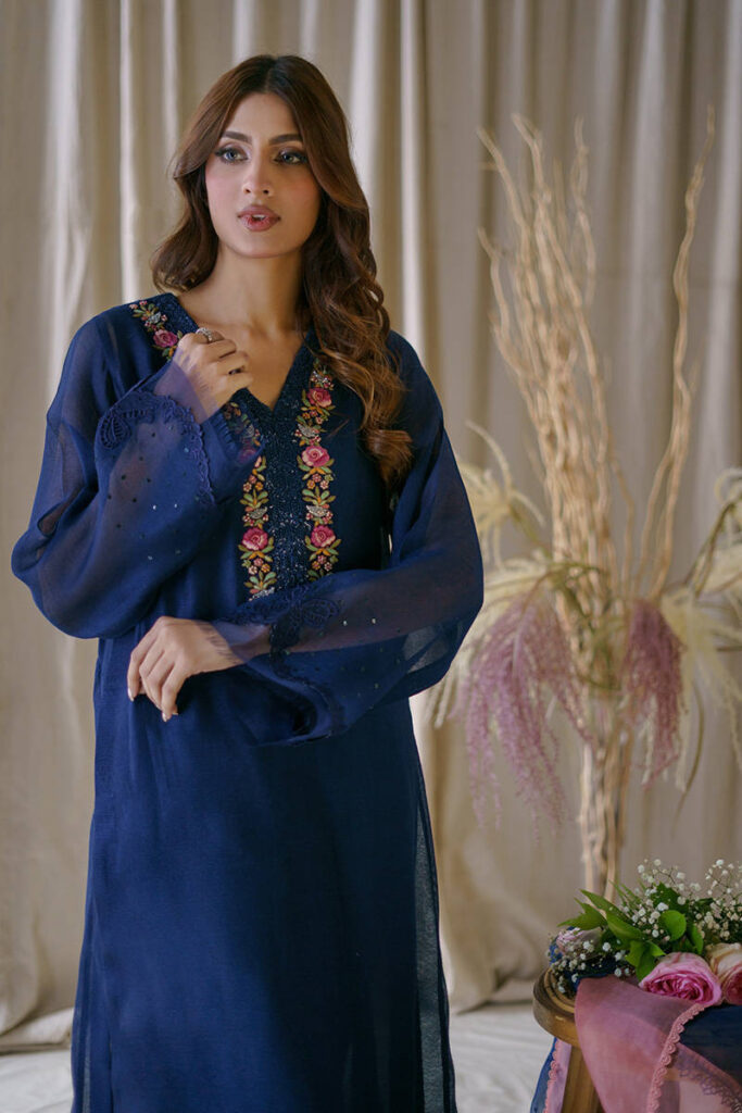 Rose And Bows With Pants - Image 2