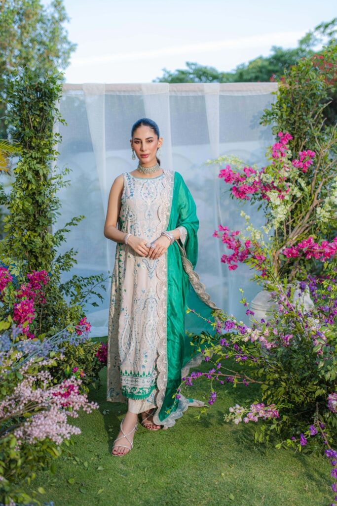 Grey kaftan with green detailing