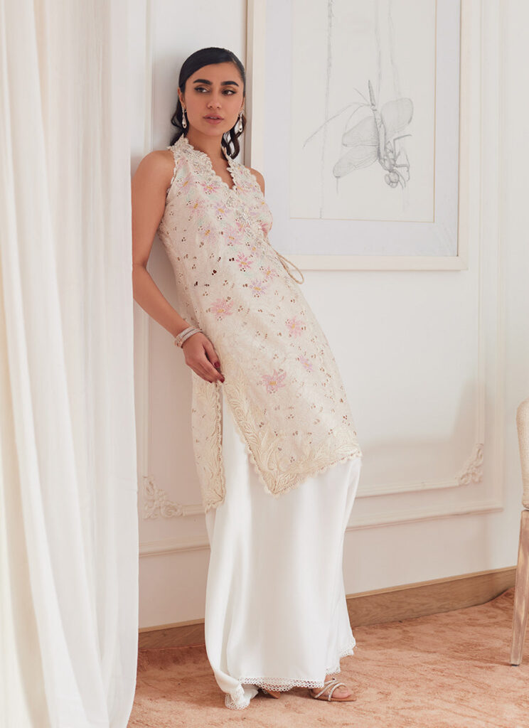 Olivia Pearl Schiffli Kimono Wrap - Image 3