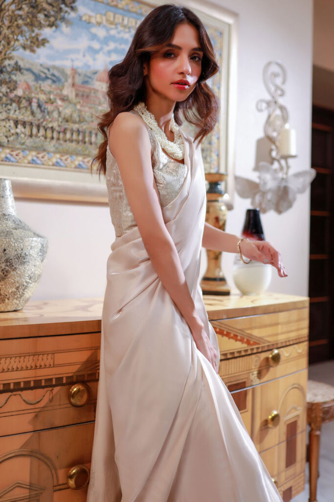 Off White Shine Saree - Image 2