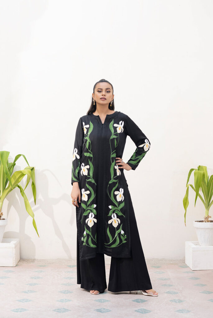 Kurtas For Womens Pakistani