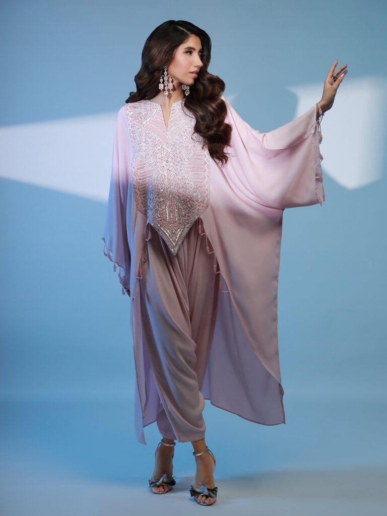 Larissa - Image 6