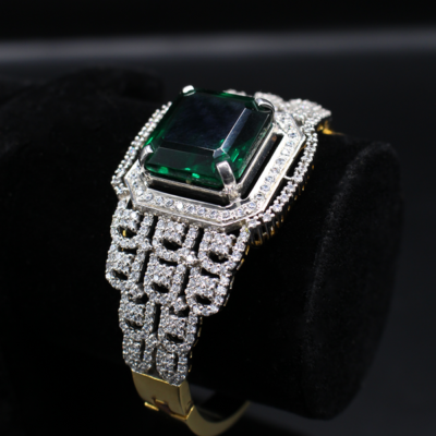 The Magical Emerald Bracelet - Image 2