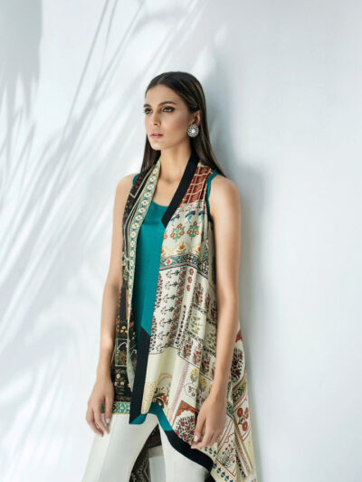 Digitally Printed Crepe Cape With Bootcut trousers - Image 3