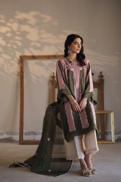 Jaania in Green/Pink - Image 7
