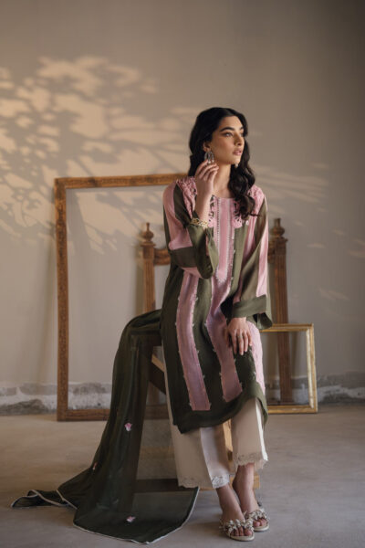 Jaania in Green/Pink - Image 6