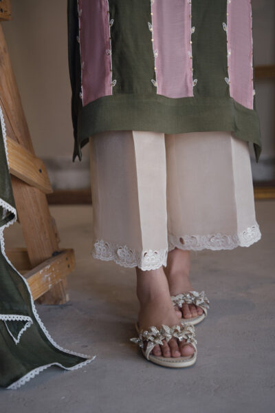 Jaania in Green/Pink - Image 4
