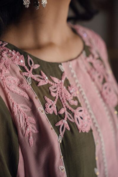 Jaania in Green/Pink - Image 8