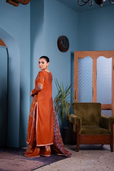 Layla - Image 7