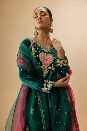 Sunehri Velvet Ensemble