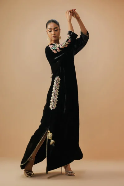 Zarqash Velvet Gown - Image 6
