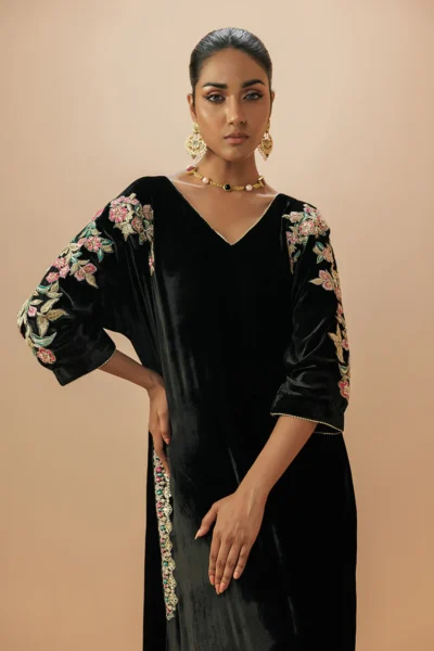 Zarqash Velvet Gown - Image 3