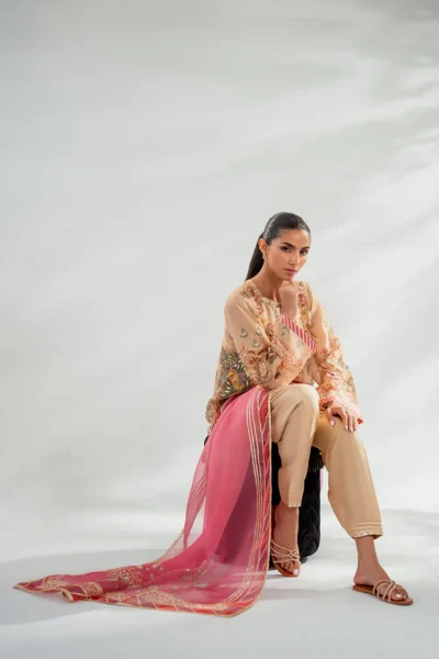 Raya (C) - Image 4
