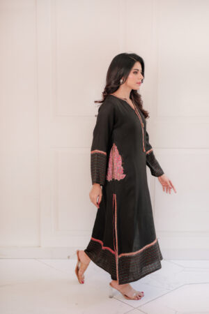 Shaireen Black Shawl Embroidered Set