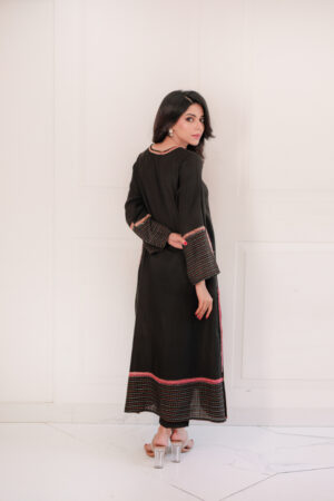 Shaireen Black Shawl Embroidered Set