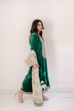 Nehal Emerald Velvet Gold Set