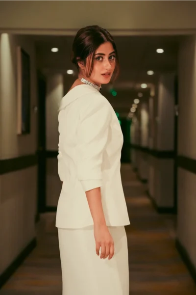 Elira - Image 6