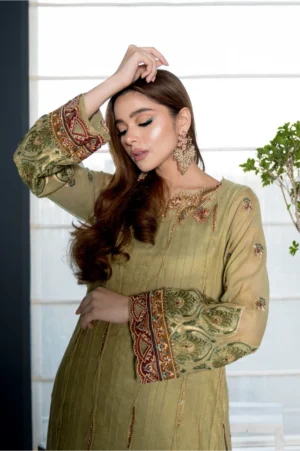 Elegant Olive Glam