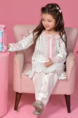 Motia - Girl - Rtd